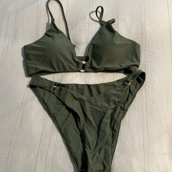 Berlook Bikini - Picture 3 of 8